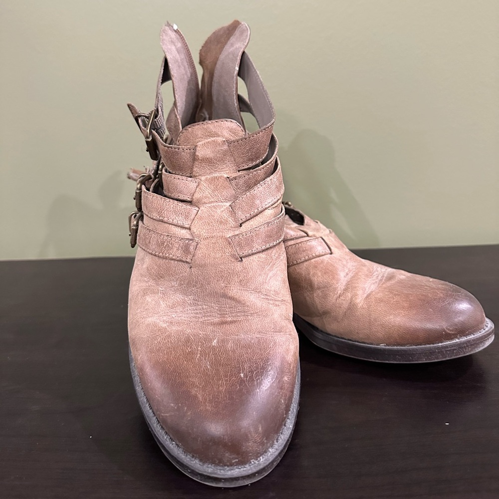 Bella Vita Ronan Brown Ankle Booties